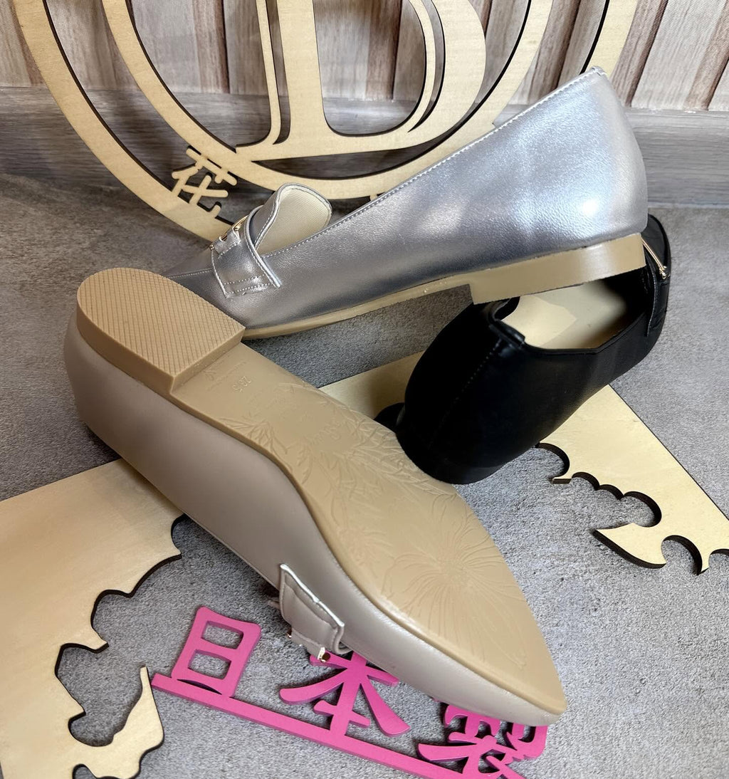🇯🇵 新品 日本製Metal Rouge 1.5cm高 合成皮尖頭鞋 1001 鞋頭及2邊包棉布好著 一字金扣夠簡約 杏/黑/銀 3色入