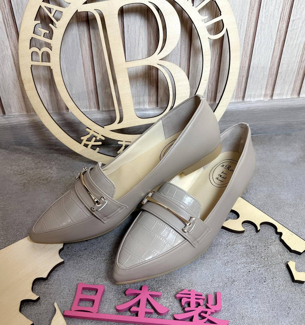 🇯🇵 新品 日本製Metal Rouge 1.5cm高 合成皮尖頭鞋 1001 鞋頭及2邊包棉布好著 一字金扣夠簡約 杏/黑/銀 3色入