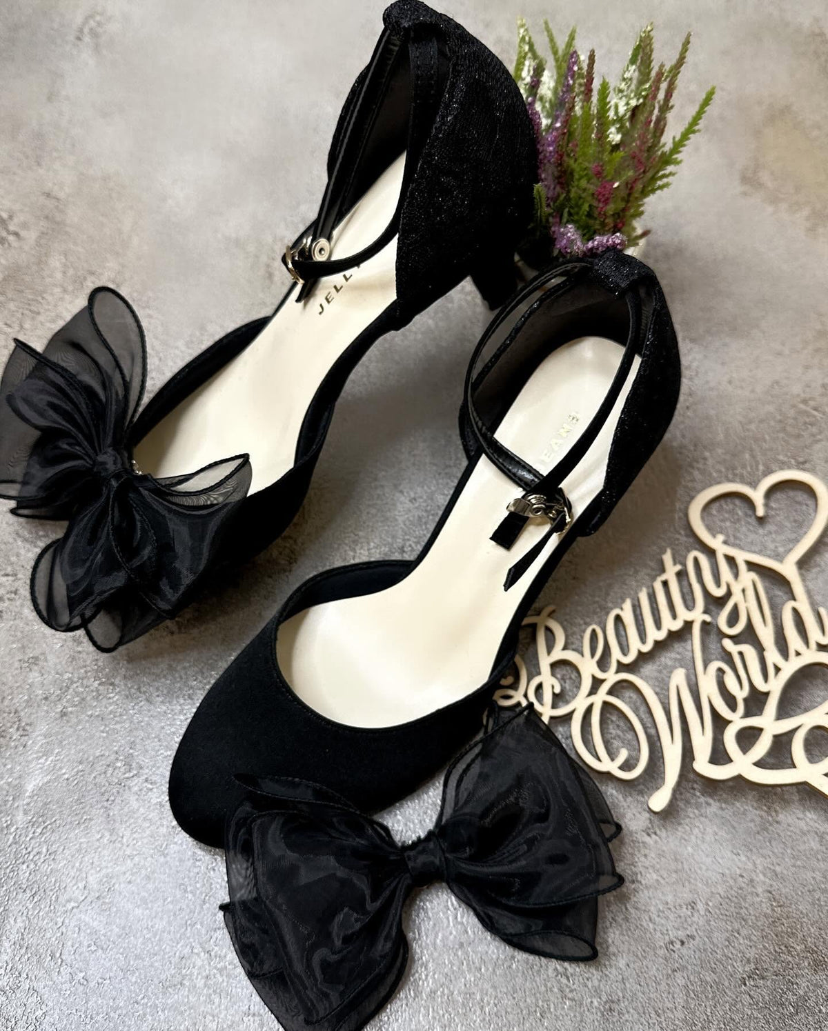 ❤️$698 VIP$680 🇯🇵 新品日本製JELLY BEANS 6cm 高 高跟鞋 👠 後踭及鞋踭拼閃閃喱士布 配有可拆式立體蝴蝶結 拼布搭帶內包棉布好著 113-54022 米/黑/淺灰 3色入