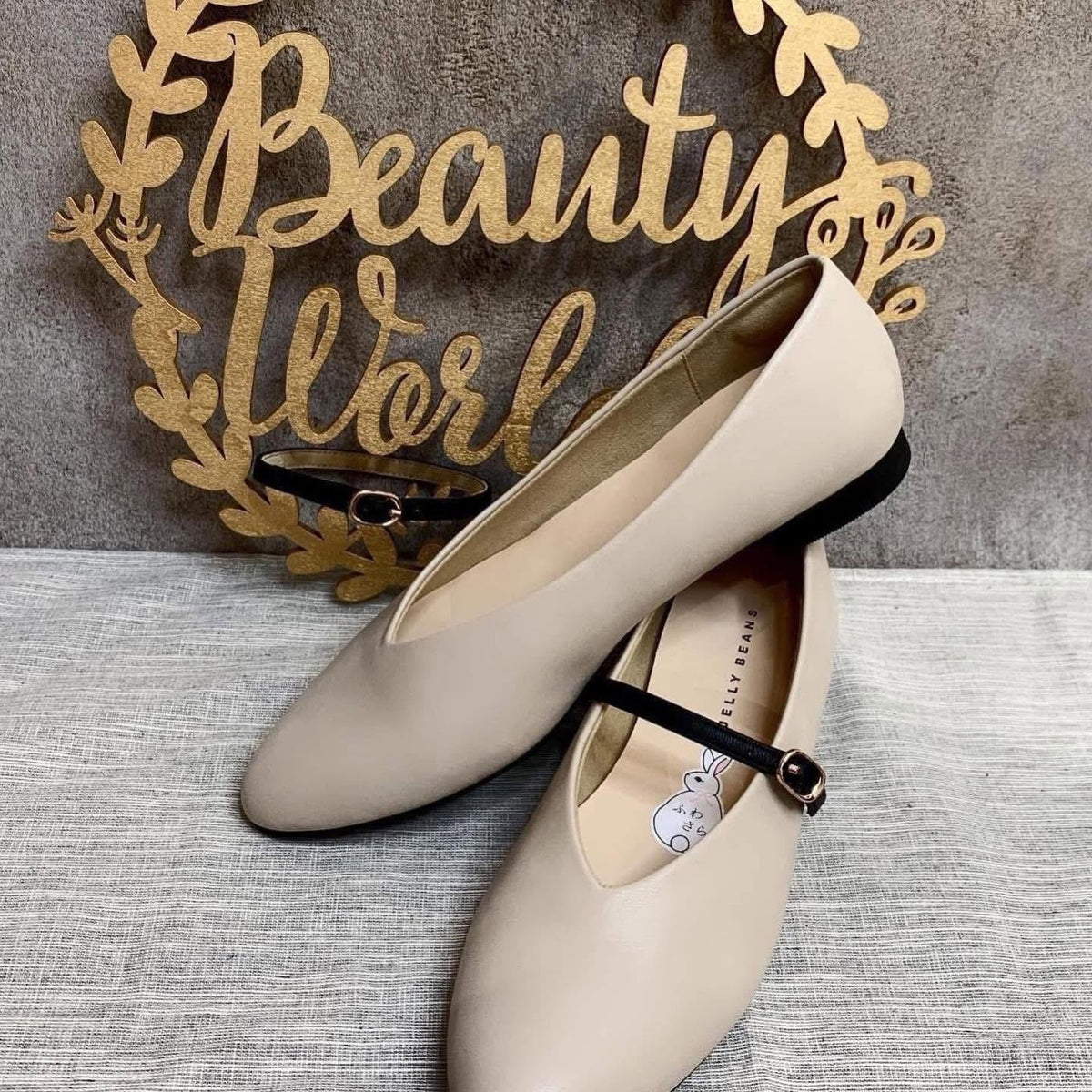 ❤️快閃⚡️$590 VIP$570 🇯🇵 新品 白兔仔🐰系列 Jelly Beans 2way 平底鞋 204-42979 1.5cm 平底  好輕身 有後踭兩邊cushion 貼 防刮腳系列 超厚鞋墊 非常好著  正常碼 米白色入