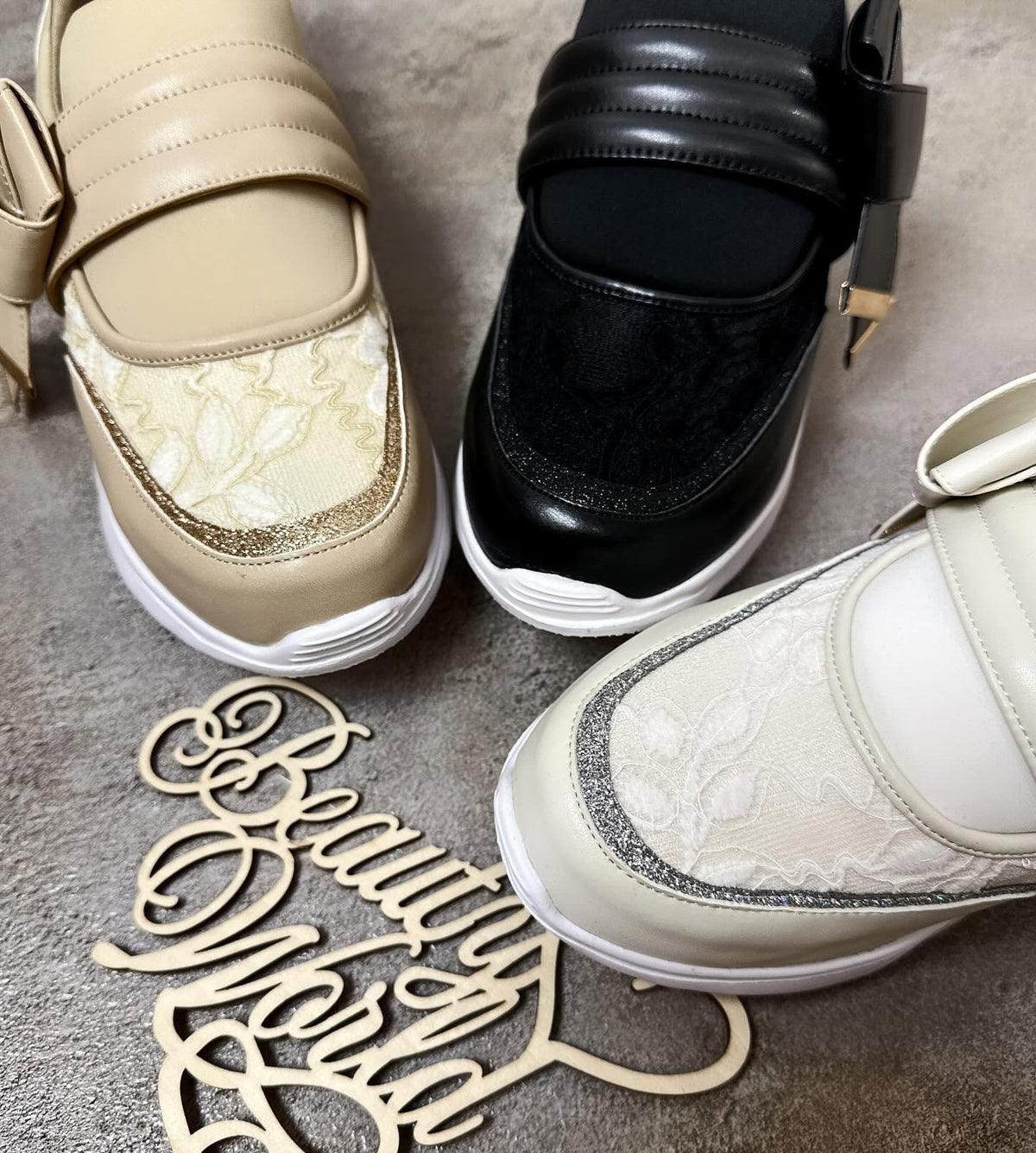 ❤️$399 VIP$380 🇯🇵新品 JELLY BEAMS 4cm高厚底休閒鞋 內包棉布好舒服 蝴蝶結可拆  合成皮拼喱士再加幼閃邊 呢款偏大 215-56181 米/黑/杏3色入