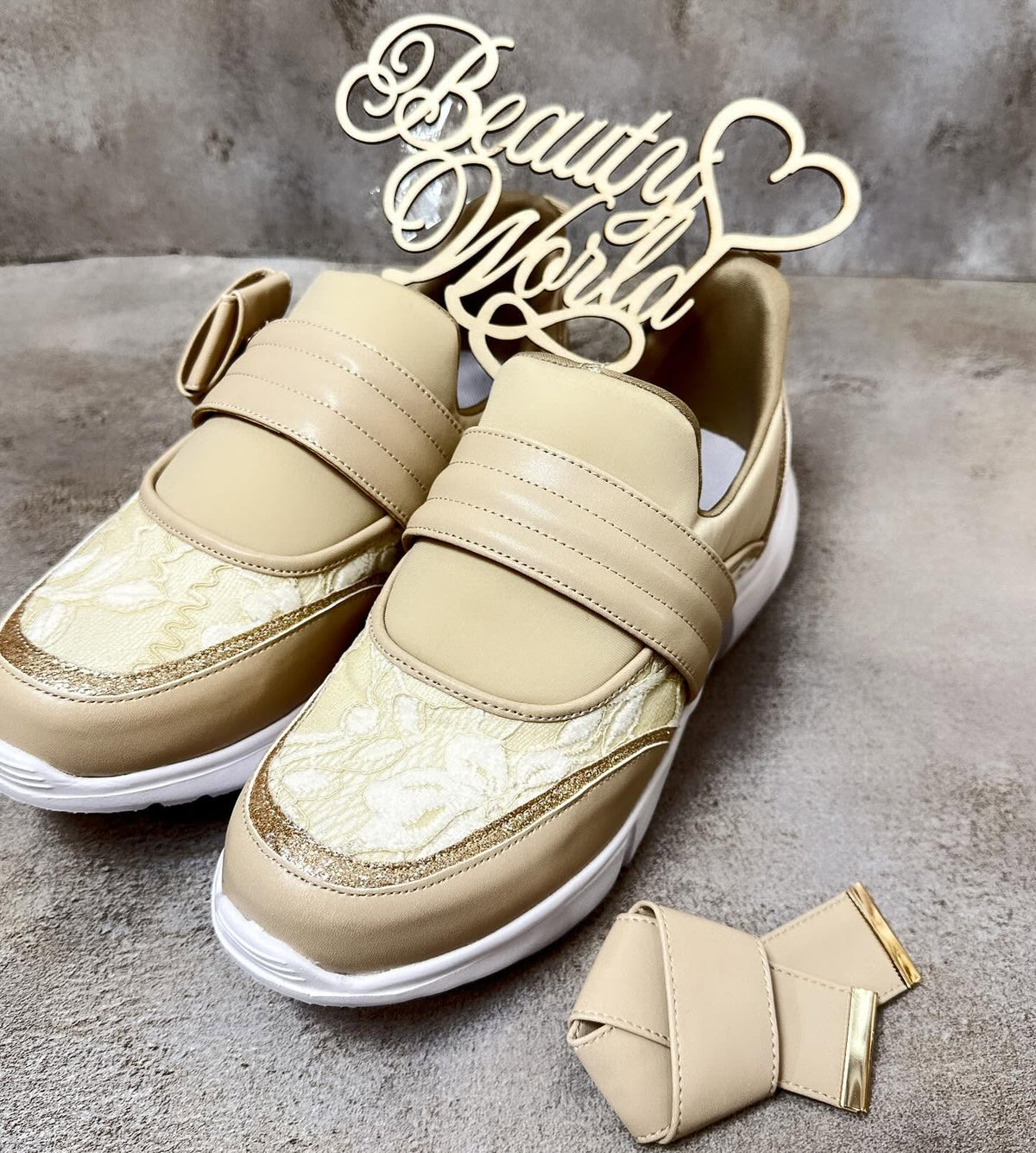 ❤️$399 VIP$380 🇯🇵新品 JELLY BEAMS 4cm高厚底休閒鞋 內包棉布好舒服 蝴蝶結可拆  合成皮拼喱士再加幼閃邊 呢款偏大 215-56181 米/黑/杏3色入
