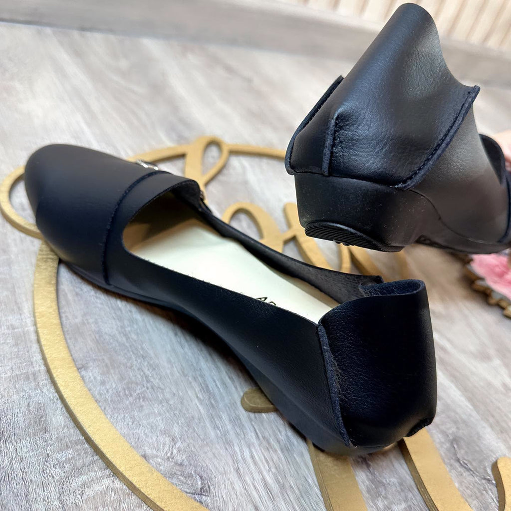 On Sale❤️快💨閃$299 🇯🇵 新品 日本制  arch concier 平底鞋🥿 39278 2 way 可踩踭兩著 好輕皮  無痛柔軟 輕微行走舒適鞋 長時間穿著可減輕疲累 具有防菌 除臭 除濕的清爽功能 生膠底好著 足碼 黑色入