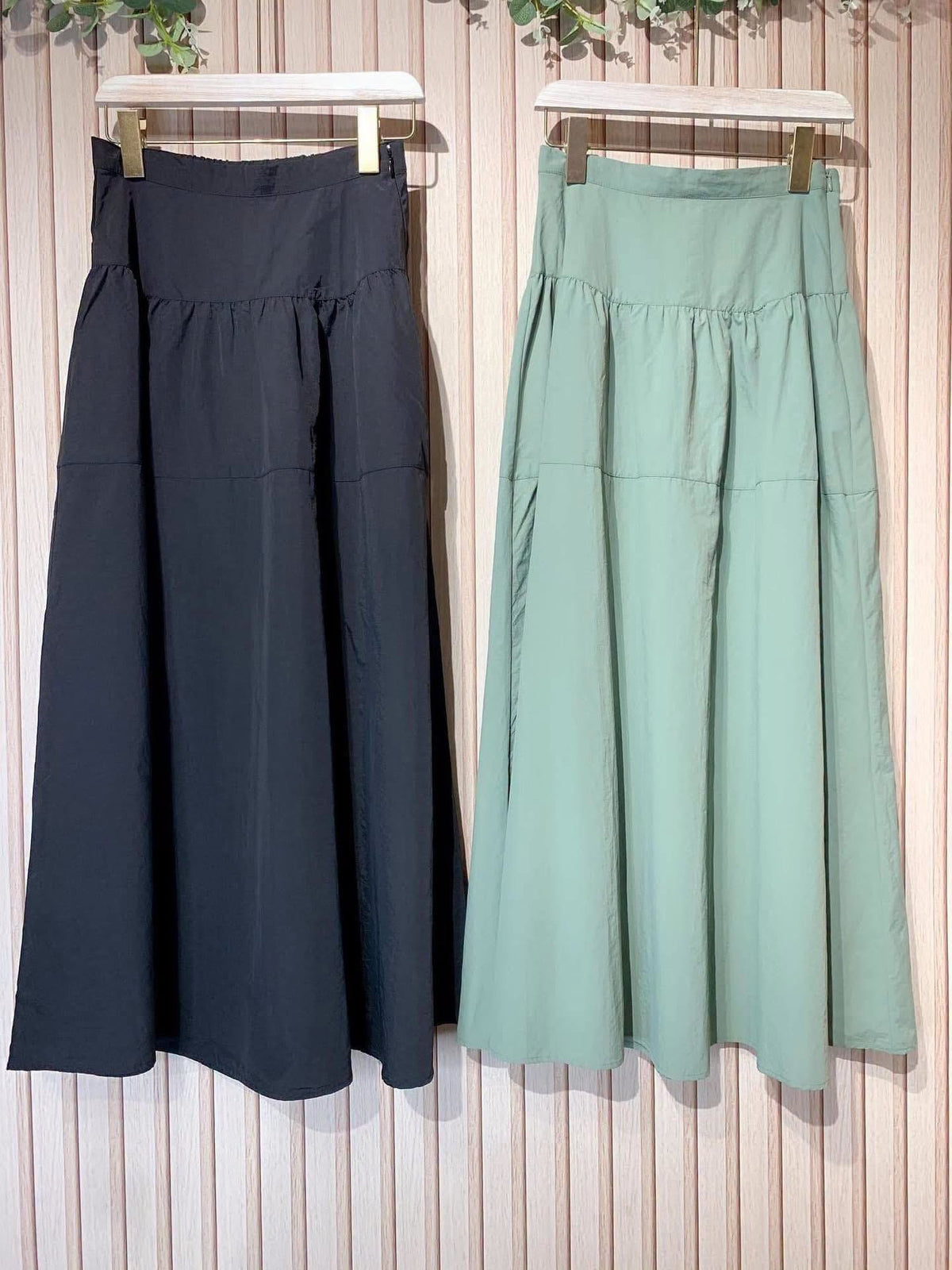 On Sale ♥️快閃⚡️$199 🇯🇵 新品 GYLE 背面橡筋腰半截裙 B68MY-2756 黑/綠2色入