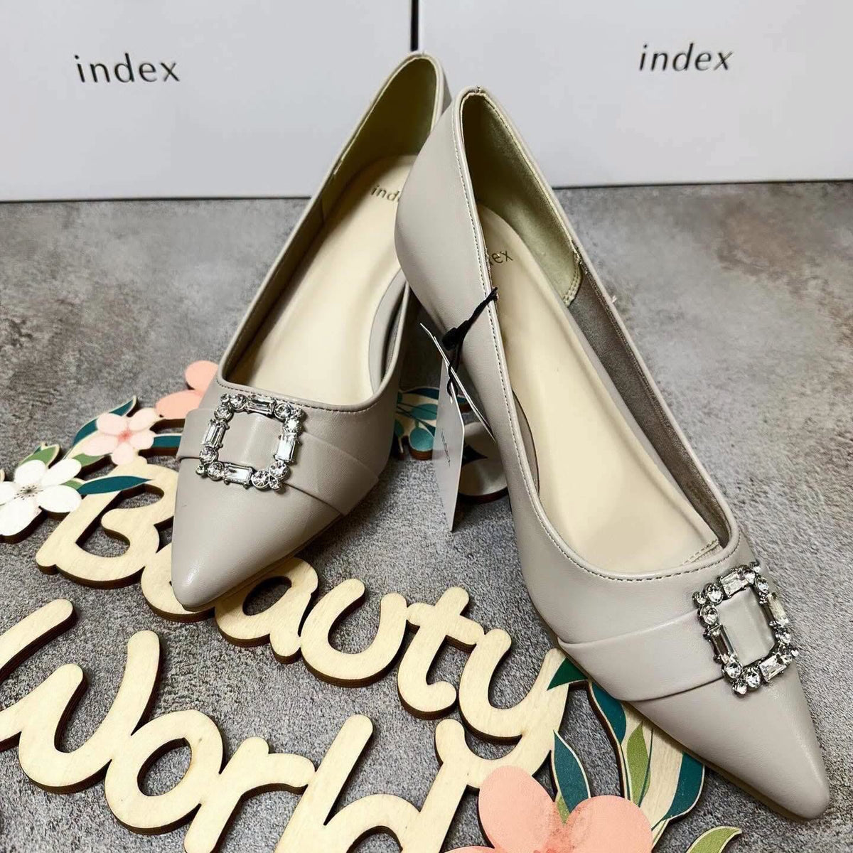On Sale❤️快閃⚡️$399 VIP$380 🇯🇵新品Index 合成皮5cm 高尖頭鞋 C59-25023 閃石方扣   鞋墊鞋頭部位除箘抗臭  防滑鞋底 黑/杏2色入