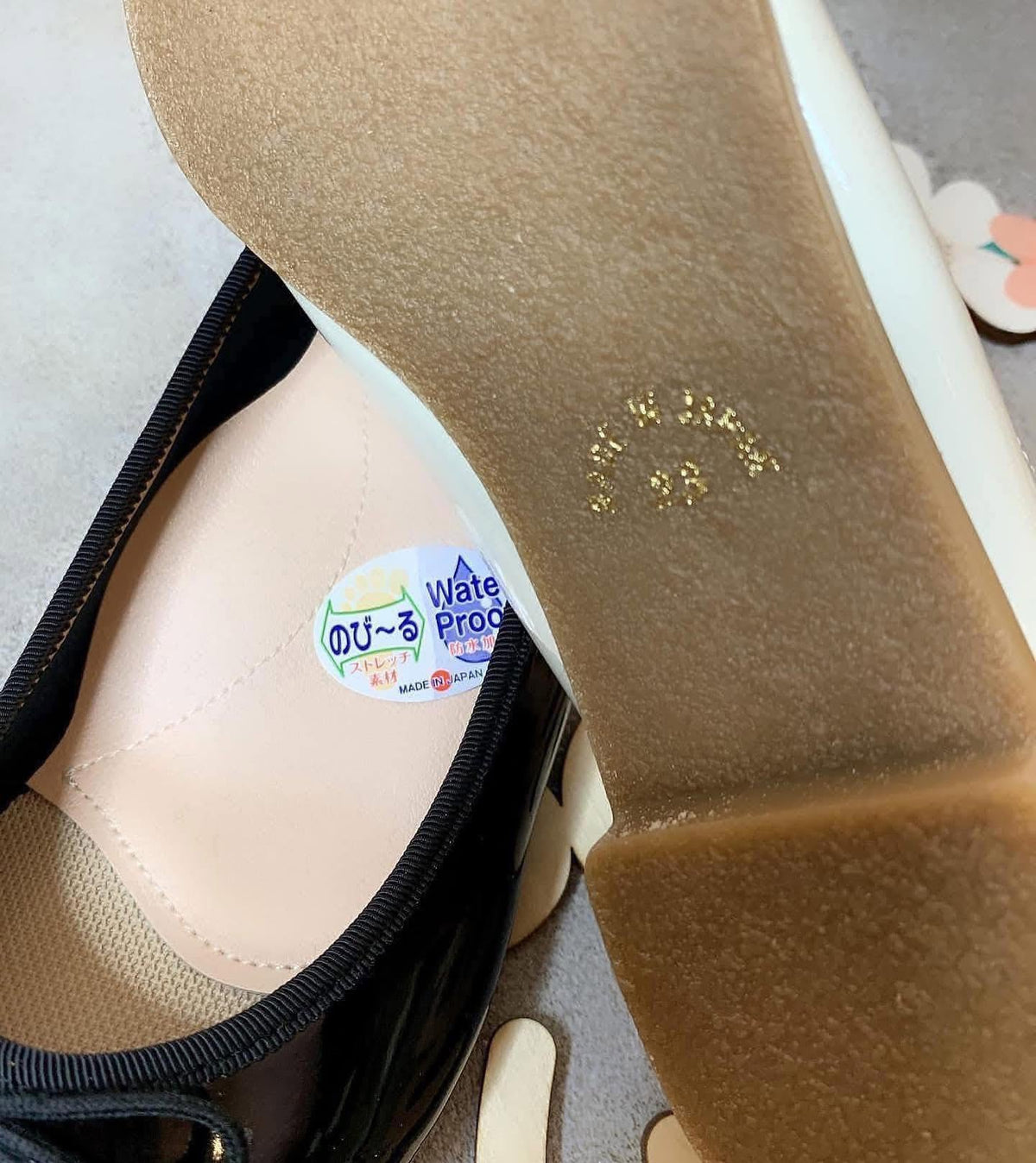 On Sale$399 🇯🇵日本製 Water 💦 Proof Bakerloo 1cm高  R1200 晴雨兩著水鞋 正常碼 不用買大 黑/ 白